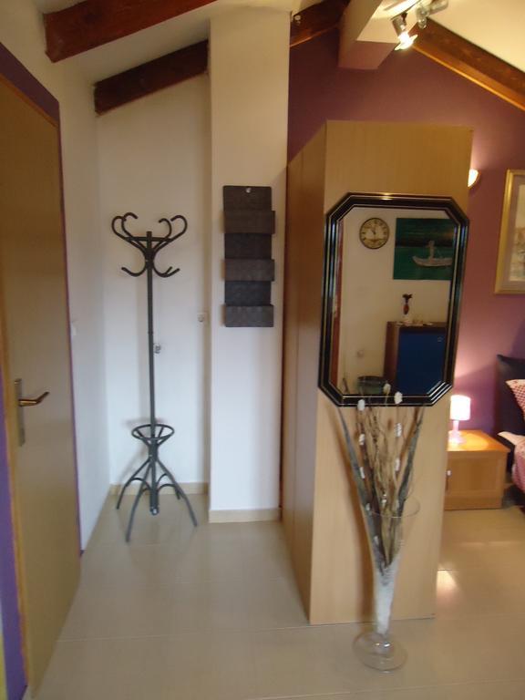 Studio Apartment Nera روفينج الغرفة الصورة